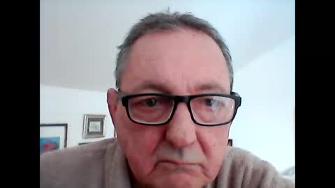 Snapshot of georg1412 chatting on April 13, 11:37 am georg1412 online show from April 13, 11:37 am