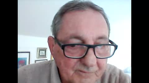 Snapshot of georg1412 chatting on April 27, 12:47 pm georg1412 online show from April 27, 12:47 pm