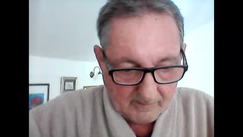 Snapshot of georg1412 chatting on April 30, 8:53 am georg1412 online show from April 30, 8:53 am
