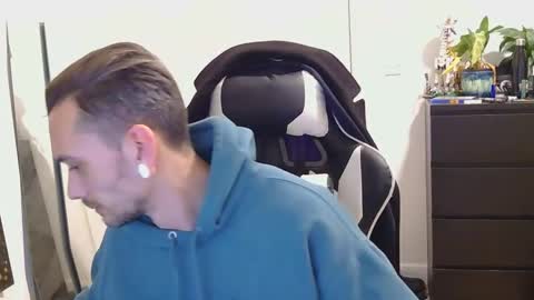 Snapshot of georgek0011 chatting on November 24, 1:05 am georgek0011 online show from November 24, 1:05 am