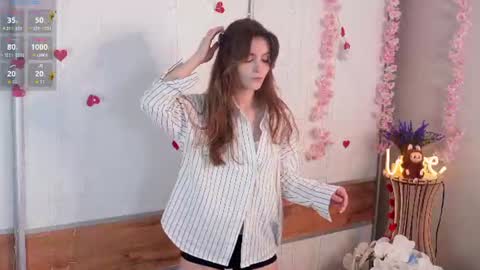 Snapshot of georgiannahearn chatting on June 16, 3:20 am May online show from June 16, 3:20 am