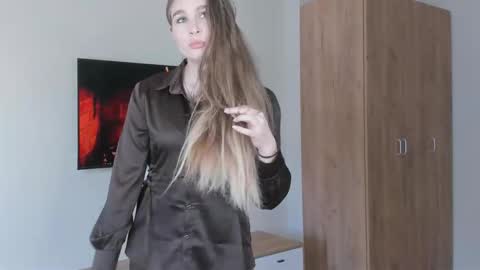 Kendra online show from March 21, 8:19 am