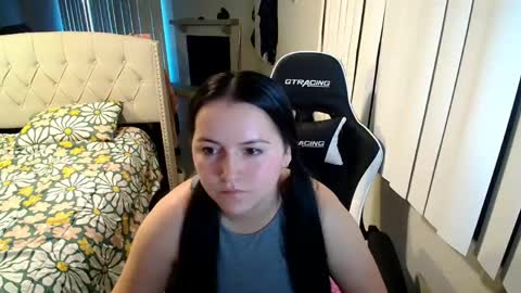 Snapshot of georgiina_07 chatting on June 2, 3:14 pm georgina online show from June 2, 3:14 pm