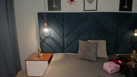 Snapshot of georgina_sensuelle chatting on May 6, 10:53 am Georgina online show from May 6, 10:53 am