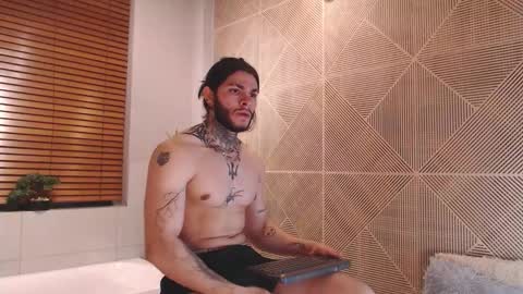 Snapshot of georgios_makris chatting on December 15, 3:11 am Georgios Makris online show from December 15, 3:11 am