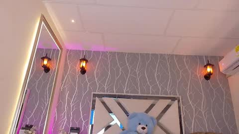    online show from September 12, 12:38 pm