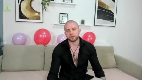 Snapshot of gerard_finbar chatting on February 14, 6:56 am Gerard Finbar online show from February 14, 6:56 am