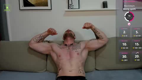 Snapshot of gerard_finbar chatting on December 20, 6:31 am Gerard Finbar online show from December 20, 6:31 am