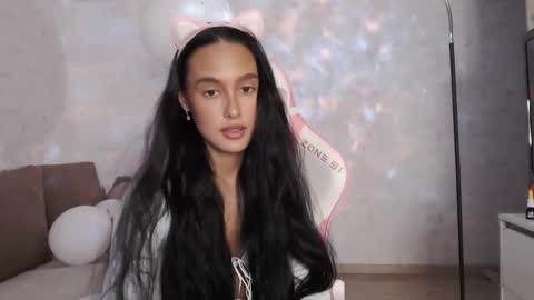 Snapshot of germiona_shine chatting on March 4, 3:23 am Germiona online show from March 4, 3:23 am