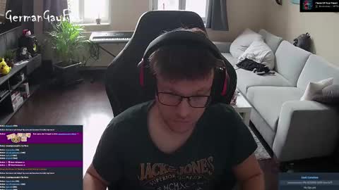 Snapshot of gerpolgaycouple chatting on January 6, 11:03 am gerpolgaycouple online show from January 6, 11:03 am