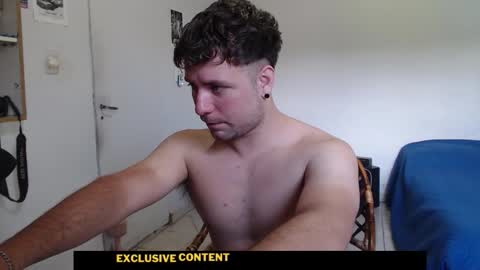 Snapshot of gferrari1996 chatting on December 15, 4:33 pm gferrari1996 online show from December 15, 4:33 pm