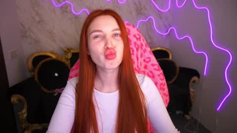 Snapshot of gfoxie chatting on February 8, 1:44 pm Ur Foxie online show from February 8, 1:44 pm