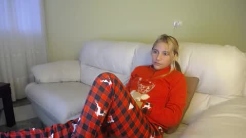 Snapshot of ggemas chatting on December 18, 7:26 am ggemas online show from December 18, 7:26 am