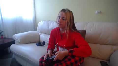 Snapshot of ggemas chatting on December 18, 10:40 am ggemas online show from December 18, 10:40 am