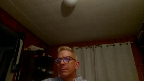Snapshot of gggviking78 chatting on May 17, 9:49 am gggviking78 online show from May 17, 9:49 am