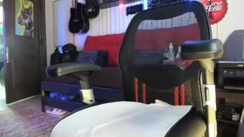 Snapshot of ghala chatting on December 30, 9:37 am DarkMan online show from December 30, 9:37 am