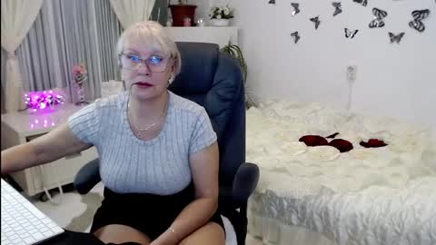 Ghertrudequeen online show from October 6, 3:04 am