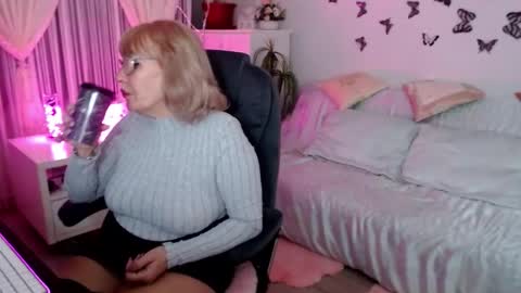 Ghertrudequeen online show from November 16, 4:07 am