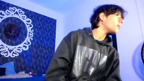 Your Girl  online show from December 18, 9:15 am