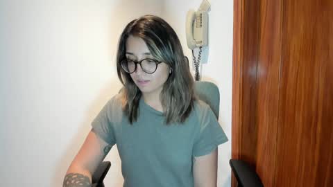 Snapshot of ghostcrimson chatting on December 4, 5:38 am andy online show from December 4, 5:38 am