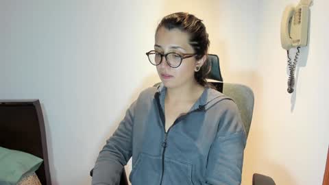 Snapshot of ghostcrimson chatting on December 6, 3:19 am andy online show from December 6, 3:19 am