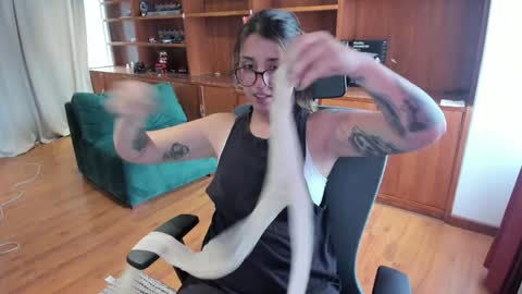 Snapshot of ghostcrimson chatting on December 23, 1:56 pm andy online show from December 23, 1:56 pm