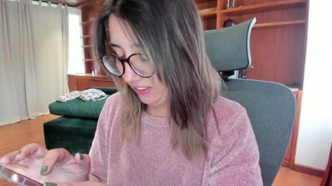 Snapshot of ghostcrimson chatting on December 29, 1:17 pm andy online show from December 29, 1:17 pm