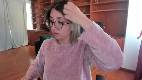 Snapshot of ghostcrimson chatting on January 2, 1:19 pm andy online show from January 2, 1:19 pm