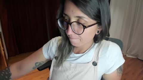 Snapshot of ghostcrimson chatting on February 21, 2:06 am andy online show from February 21, 2:06 am