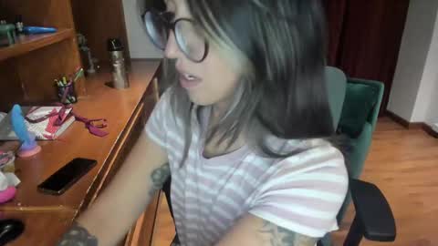 Snapshot of ghostcrimson chatting on February 26, 5:42 am andy online show from February 26, 5:42 am