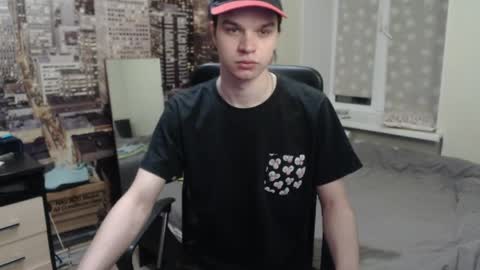 Snapshot of ghostfacefriends chatting on March 19, 7:18 pm Fedya online show from March 19, 7:18 pm