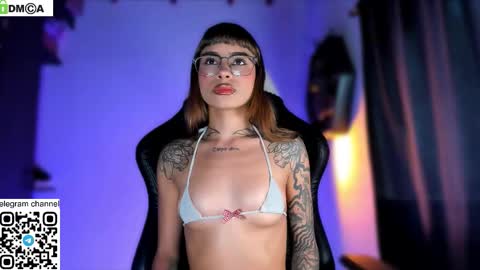 Snapshot of ghostlydolll chatting on November 21, 7:34 pm Sara online show from November 21, 7:34 pm