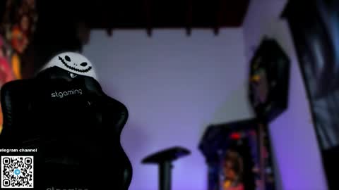 Snapshot of ghostlydolll chatting on December 13, 7:53 pm Sara online show from December 13, 7:53 pm