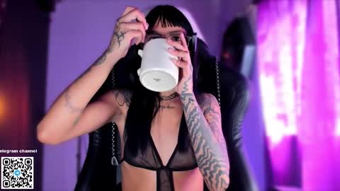 Snapshot of ghostlydolll chatting on January 9, 4:21 pm Sara online show from January 9, 4:21 pm