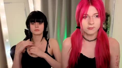 Alice and Michelle online show from May 29, 1:31 pm