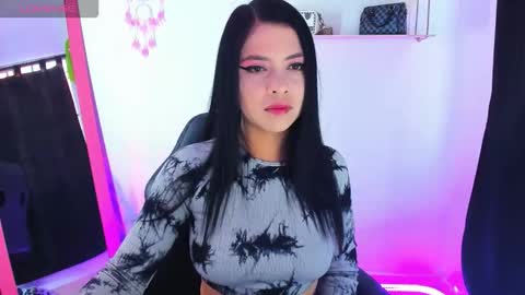 giaaaa   online show from September 18, 10:23 pm