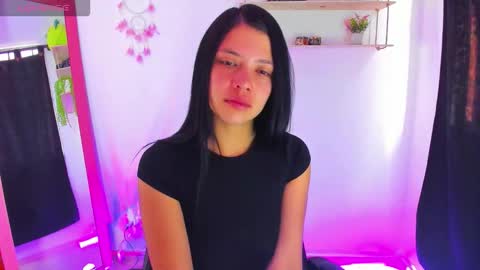 giaaaa   online show from January 11, 11:48 am