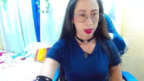 Snapshot of gia_leinn chatting on October 20, 8:53 pm Gia online show from October 20, 8:53 pm