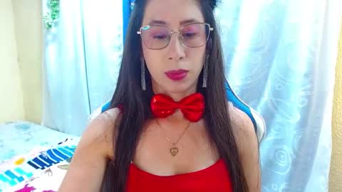 Snapshot of gia_leinn chatting on October 31, 10:11 pm Gia online show from October 31, 10:11 pm