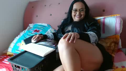 nahomi online show from February 14, 3:58 pm