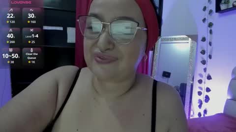 nahomi online show from October 3, 10:29 pm