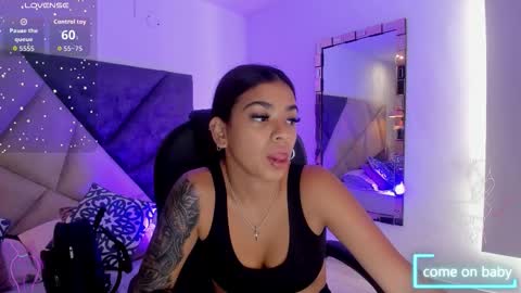 Gia  online show from October 22, 12:05 pm