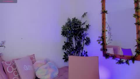 Gia  online show from November 12, 6:19 pm