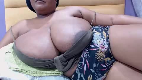gianttitts online show from May 18, 4:18 am