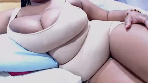 gianttitts online show from May 18, 7:41 pm
