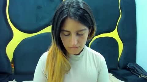 GiaRoussel online show from February 12, 1:27 pm