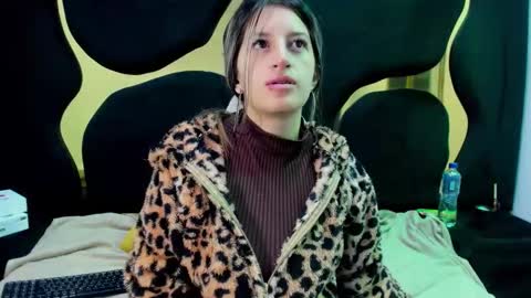 GiaRoussel online show from October 20, 1:11 pm