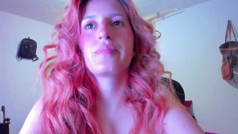 GiaRoussel online show from June 8, 7:58 pm