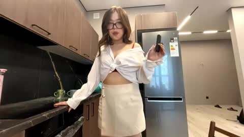 giascharmann online show from March 25, 10:43 am