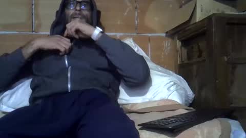 Snapshot of gicobest chatting on December 23, 7:50 am Corrado online show from December 23, 7:50 am